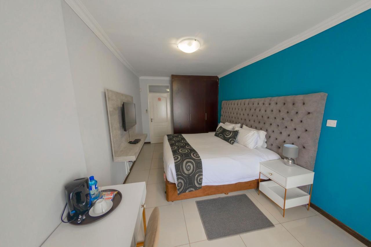 Green Lagoon Guest House Gaborone Bagian luar foto