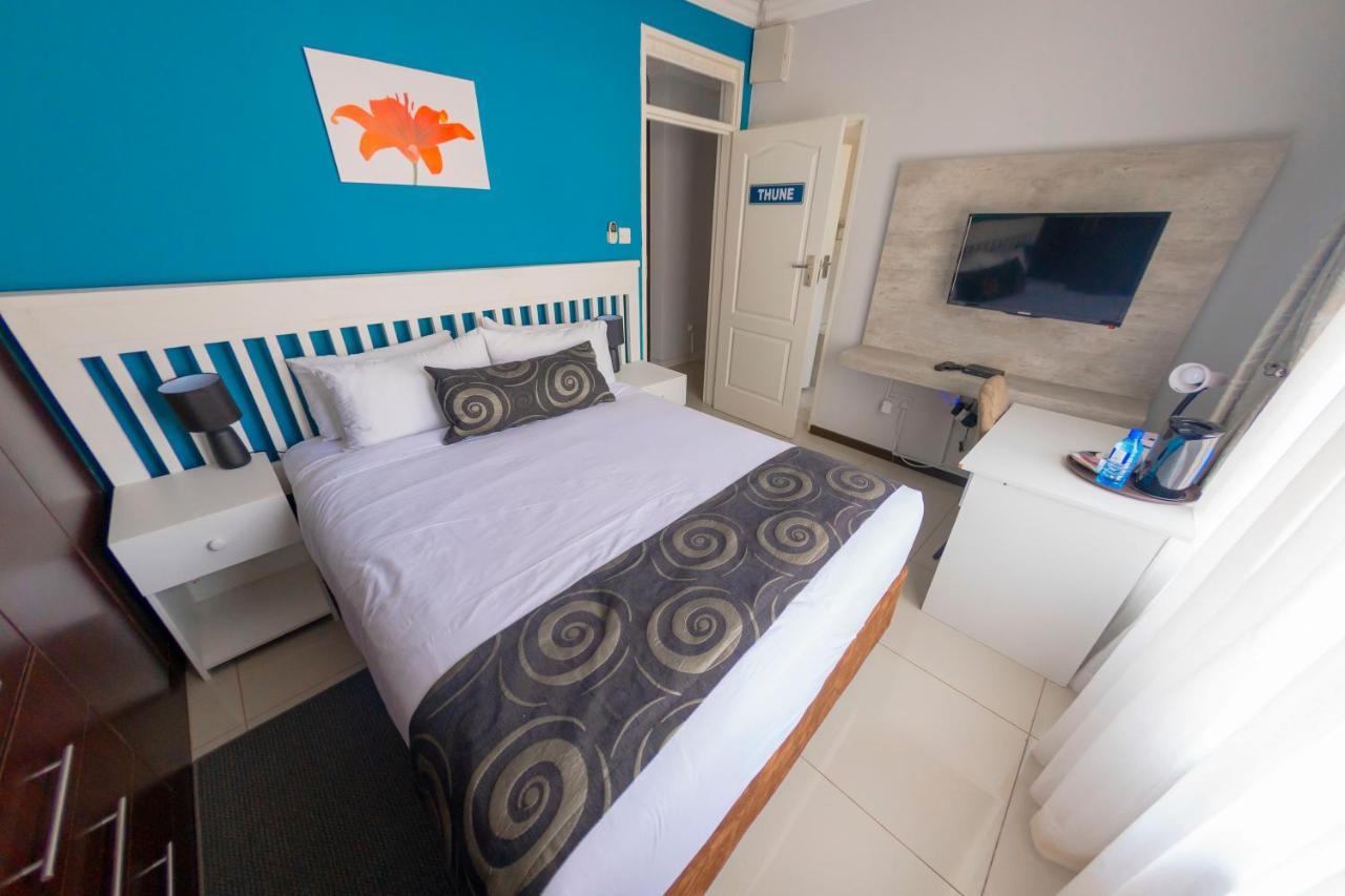Green Lagoon Guest House Gaborone Bagian luar foto