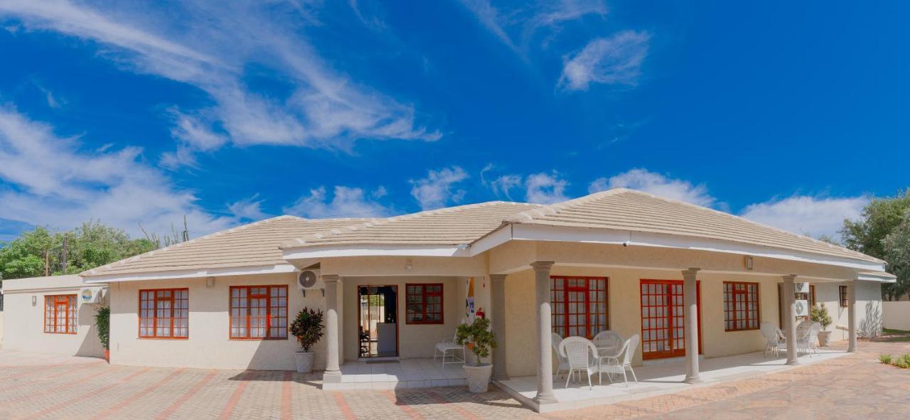 Green Lagoon Guest House Gaborone Bagian luar foto
